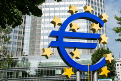 Was im EU-Rettungsschirm ist und was er garantiert EZB-Zentrale in Frankfurt