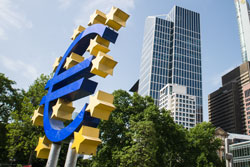 EZB hat EU-Rettungsfonds bi 2012 mit 209 Mrd. EUR unterstützt EZB-Zentrale in Frankfurt