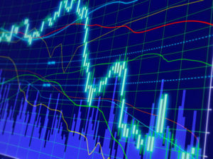 Diverse Linien-Charts, die nach rechts unten zeigen